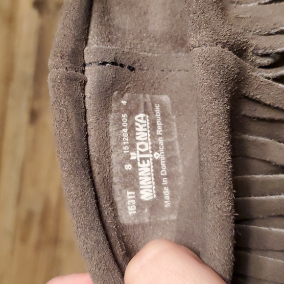 Minnetonka 3-layer fringe boot - Picture 7 of 8